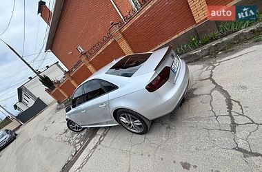 Седан Audi A4 2011 в Виннице