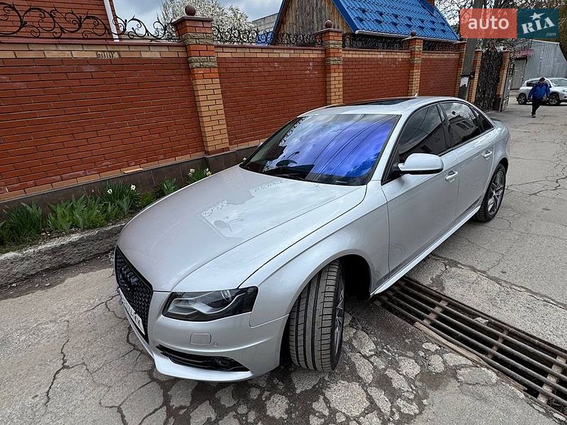 Седан Audi A4 2011 в Виннице