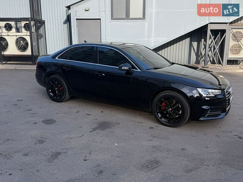 Седан Audi A4 2018 в Кривом Роге