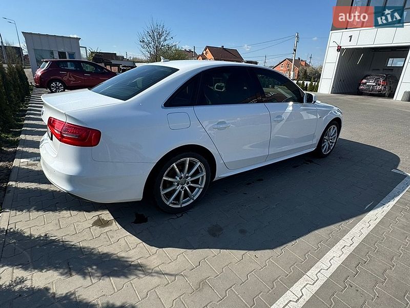 Седан Audi A4 2015 в Виннице