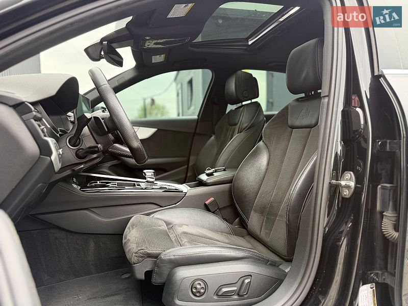 Седан Audi A4 2020 в Львові