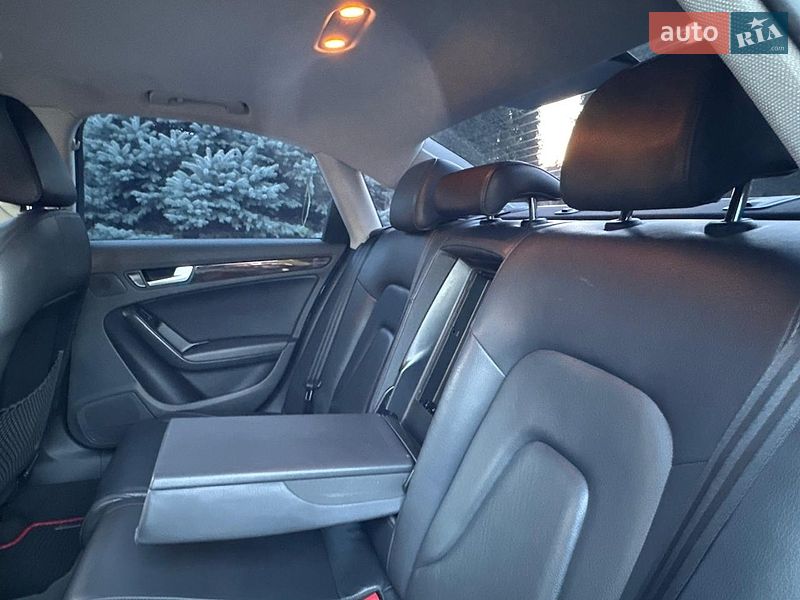 Седан Audi A4 2012 в Харькове