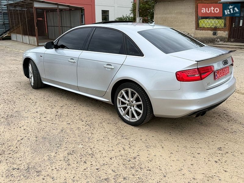 Седан Audi A4 2013 в Львове