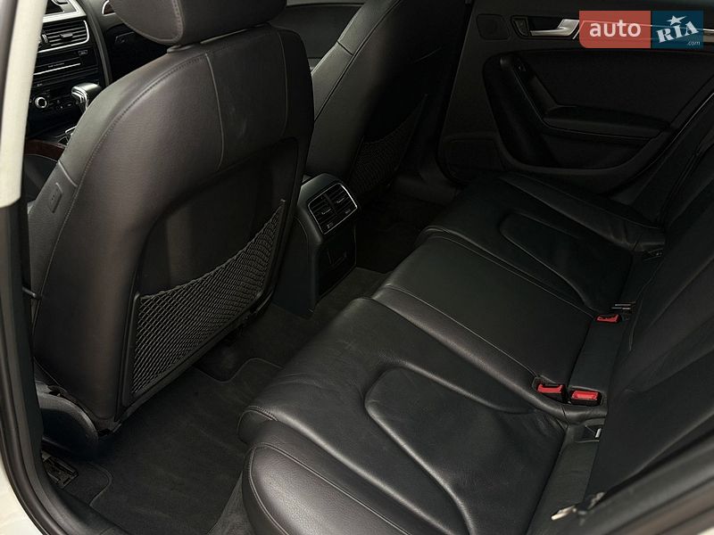 Седан Audi A4 2013 в Львове