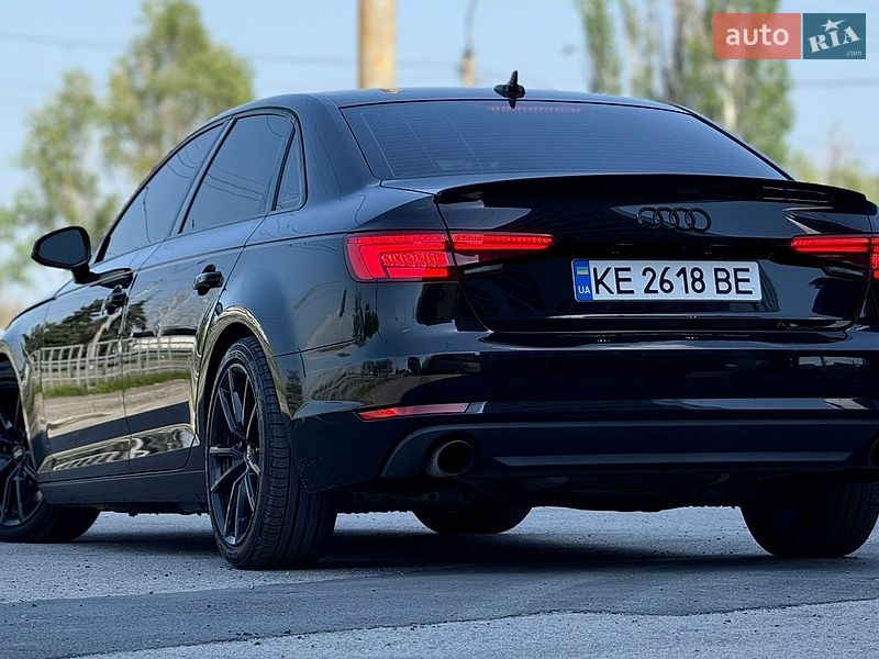Седан Audi A4 2016 в Дніпрі