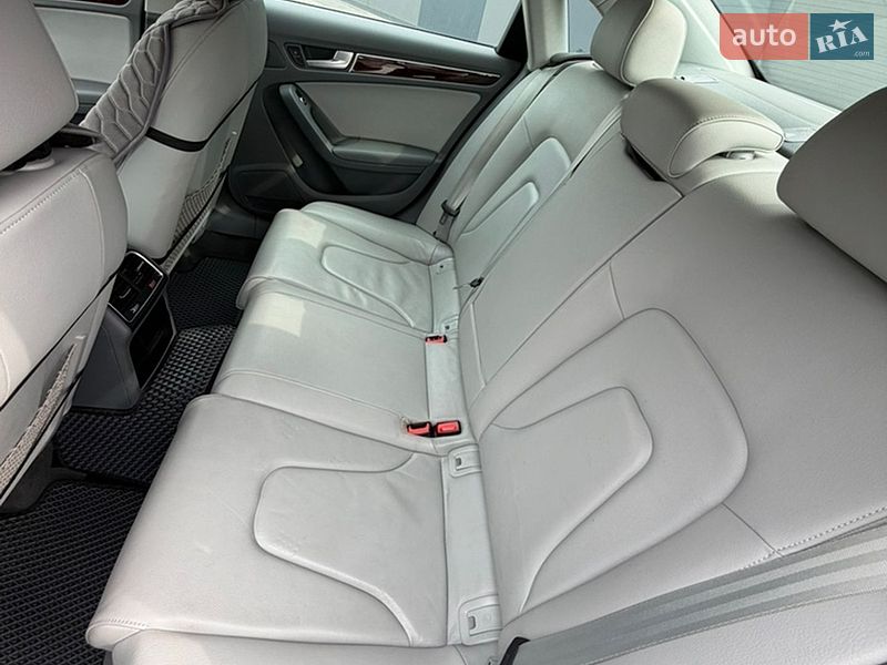 Седан Audi A4 2015 в Хмельницком