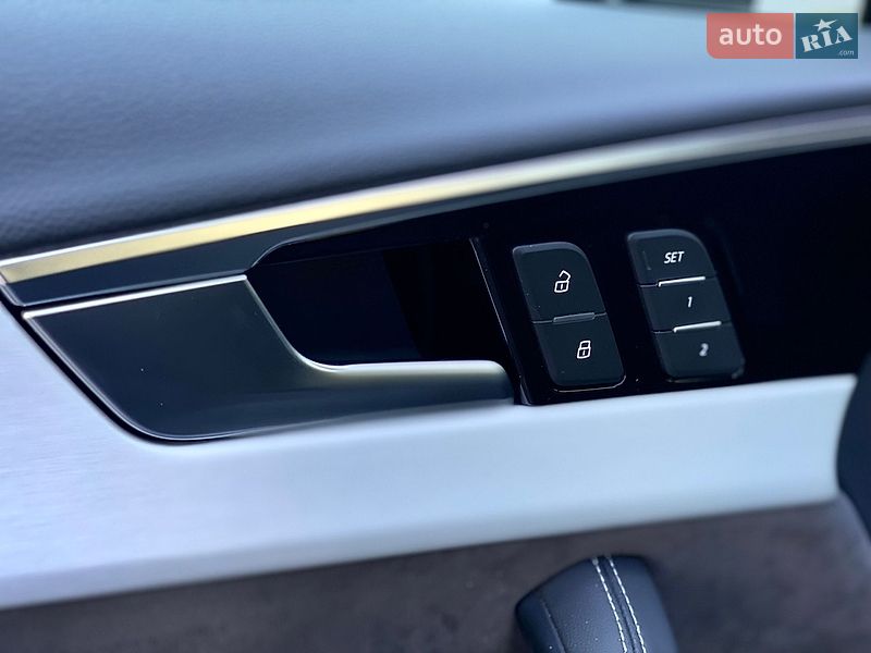 Седан Audi A4 2020 в Киеве