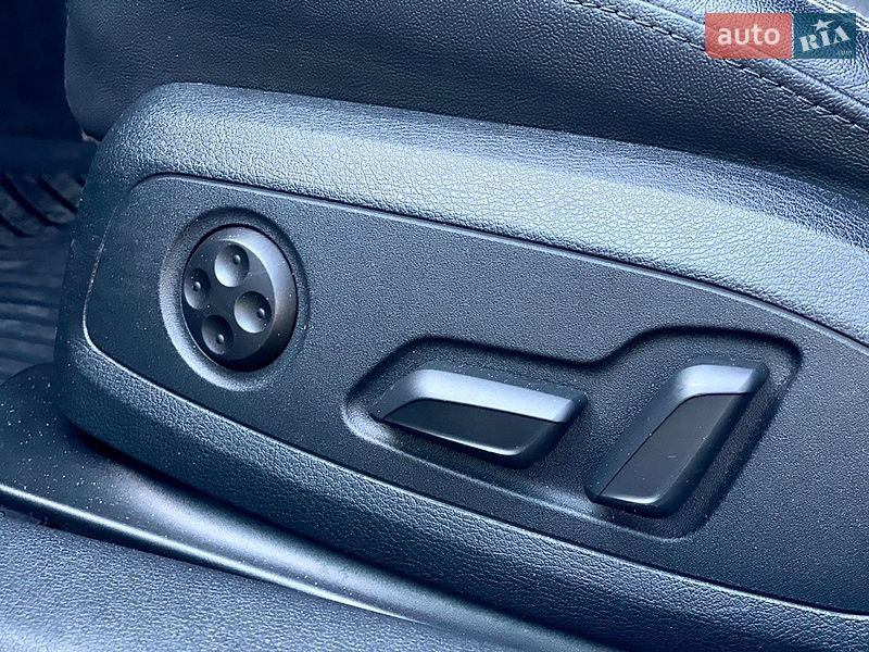 Седан Audi A4 2020 в Киеве