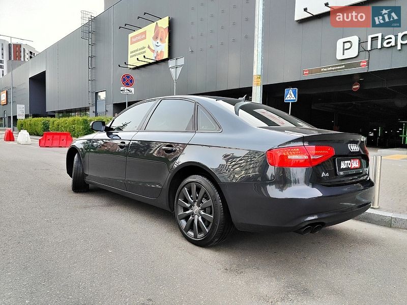 Седан Audi A4 2013 в Киеве