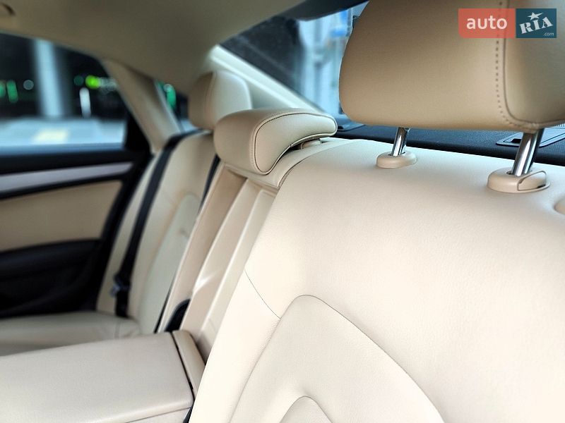 Седан Audi A4 2013 в Киеве