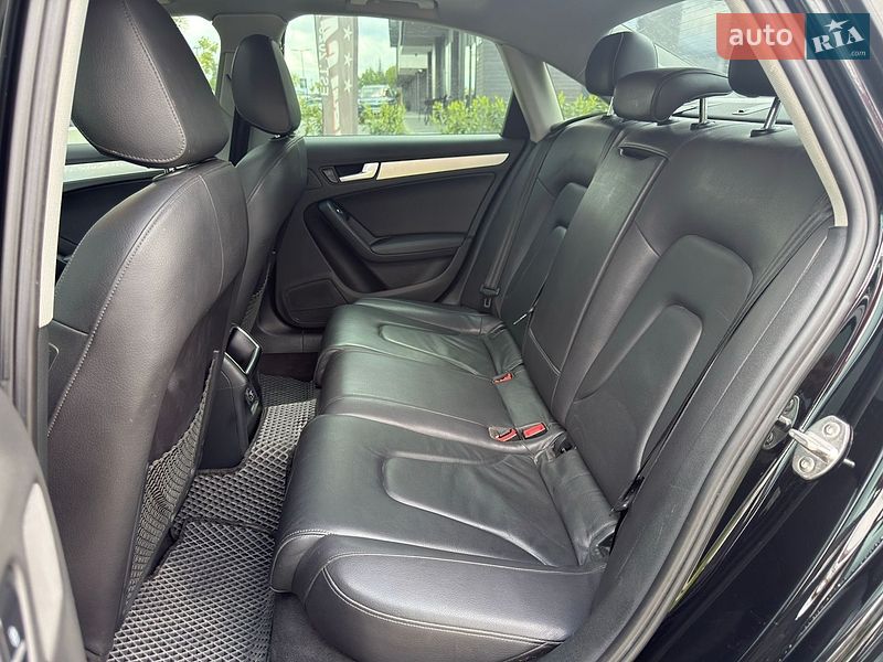 Седан Audi A4 2014 в Ужгороде