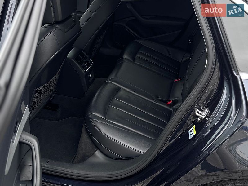 Седан Audi A4 2018 в Львове