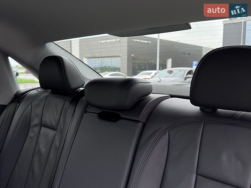 Седан Audi A4 2018 в Львове