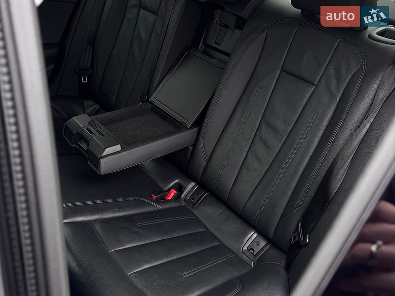 Седан Audi A4 2018 в Львове