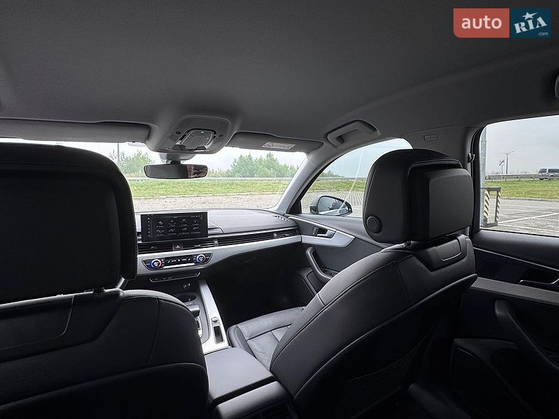 Седан Audi A4 2018 в Львове