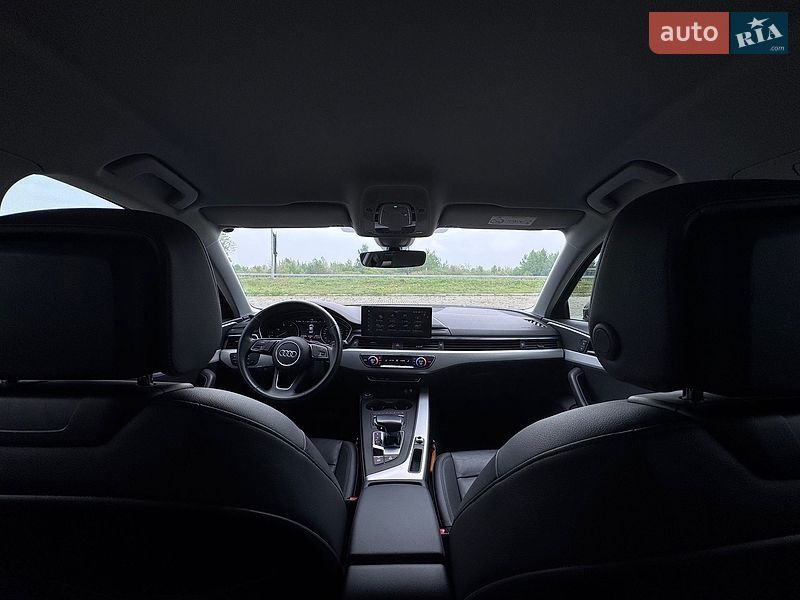 Седан Audi A4 2018 в Львове