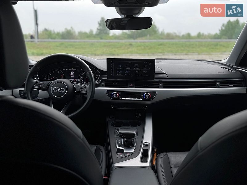 Седан Audi A4 2018 в Львове