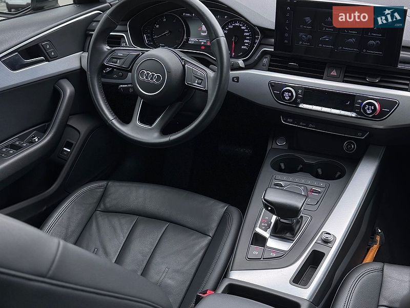 Седан Audi A4 2018 в Львове