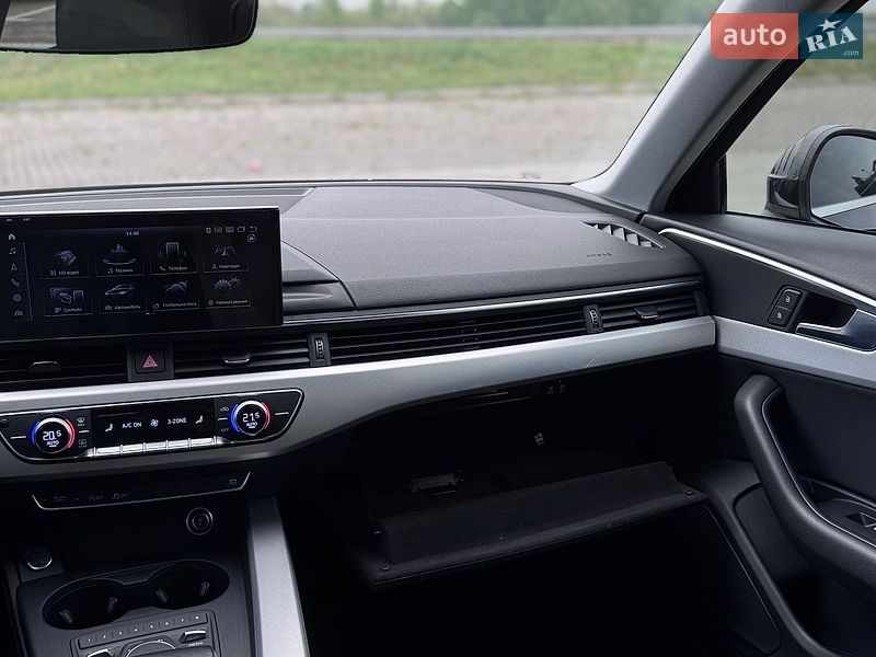 Седан Audi A4 2018 в Львове