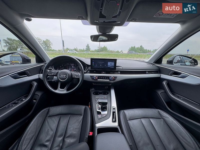 Седан Audi A4 2018 в Львове