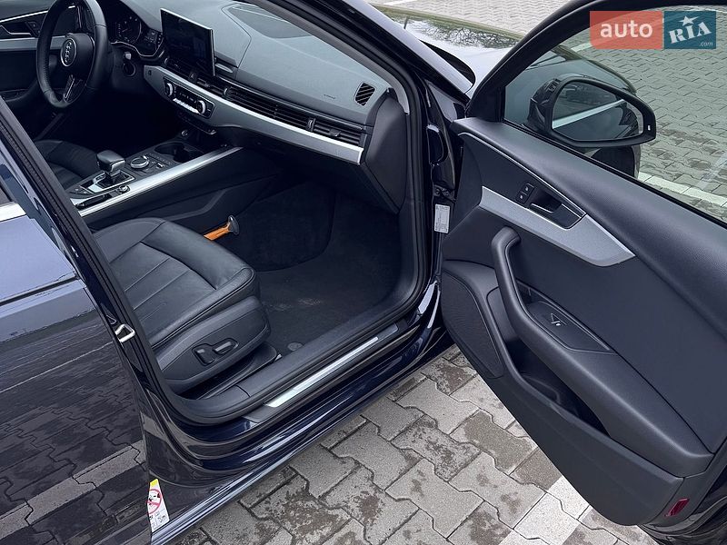 Седан Audi A4 2018 в Львове