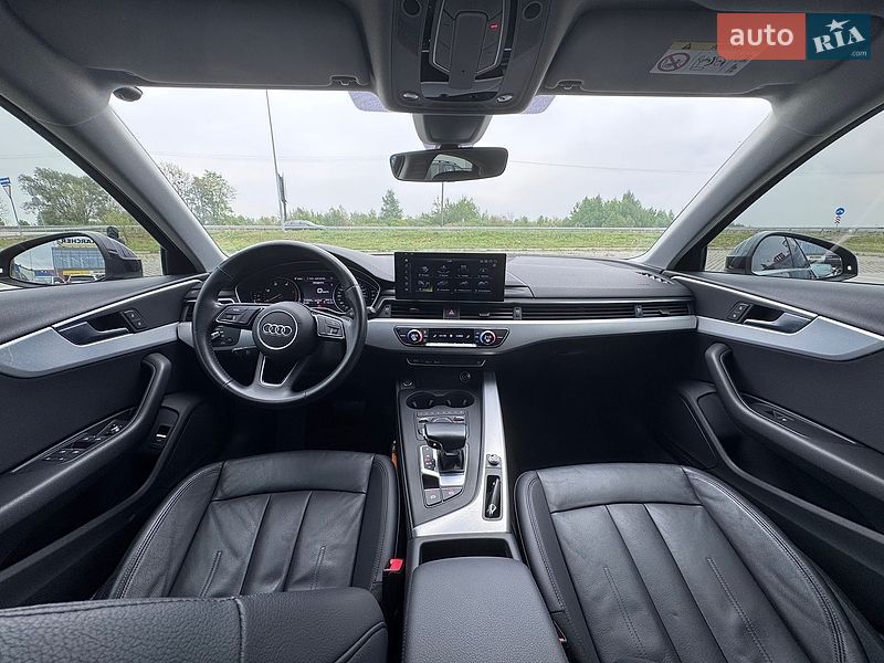 Седан Audi A4 2018 в Львове