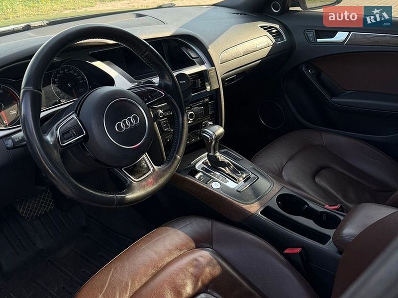 Седан Audi A4 2015 в Львове