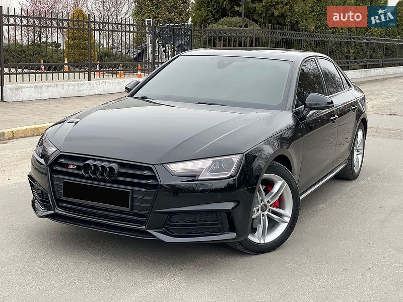 Седан Audi A4 2018 в Львове