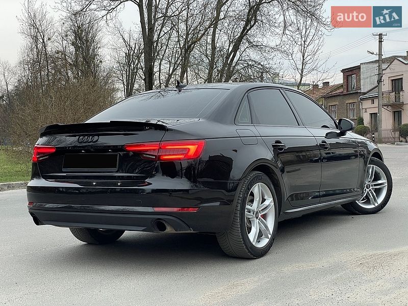 Седан Audi A4 2018 в Львове