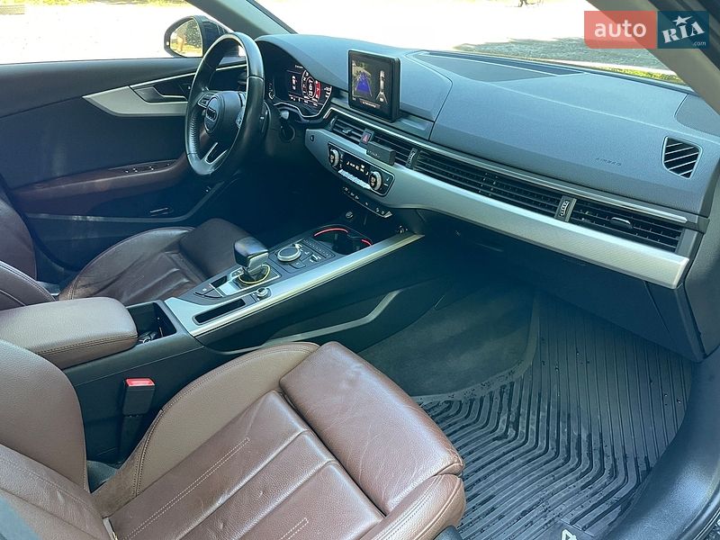Седан Audi A4 2018 в Львове