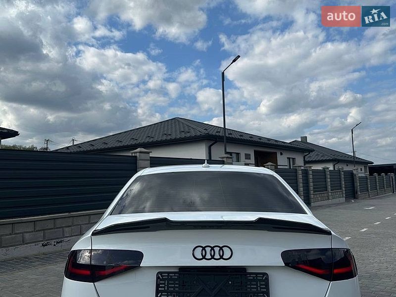 Седан Audi A4 2013 в Вараші