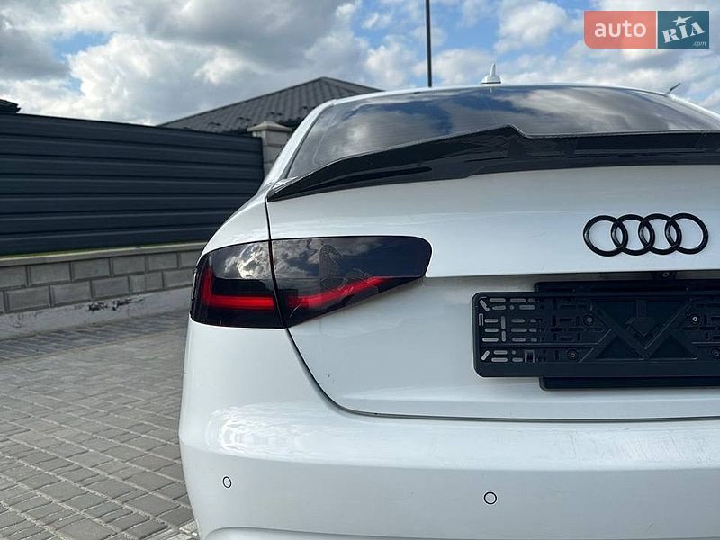 Седан Audi A4 2013 в Вараші