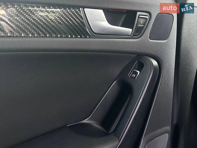 Седан Audi A4 2013 в Вараші