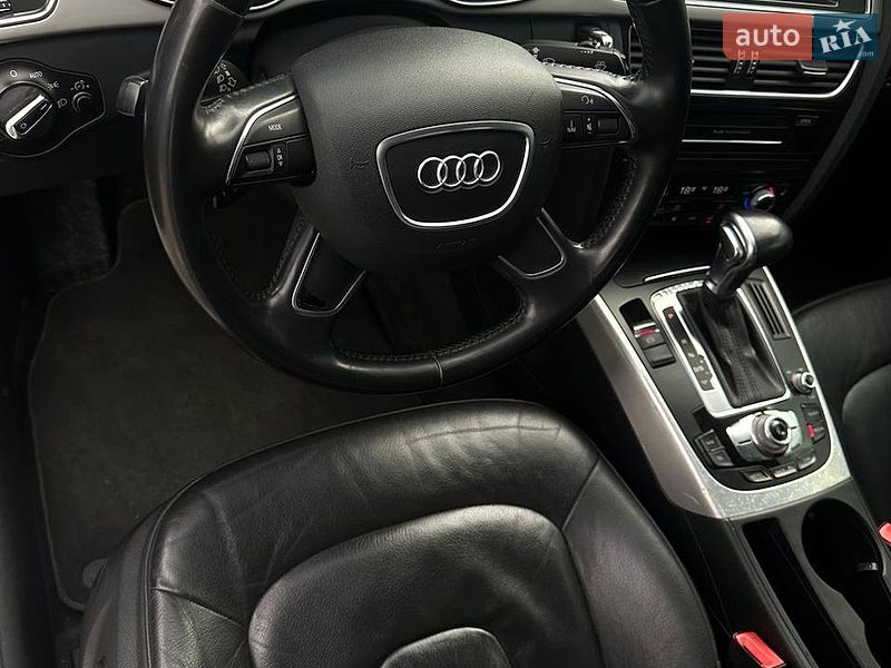 Седан Audi A4 2013 в Вараші