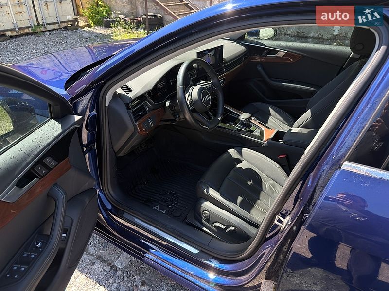 Седан Audi A4 2020 в Киеве