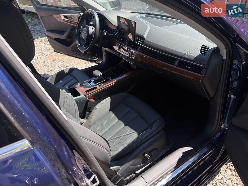 Седан Audi A4 2020 в Киеве