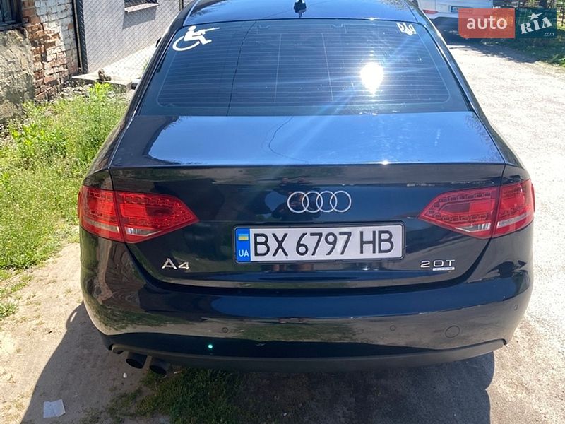 Седан Audi A4 2009 в Литине