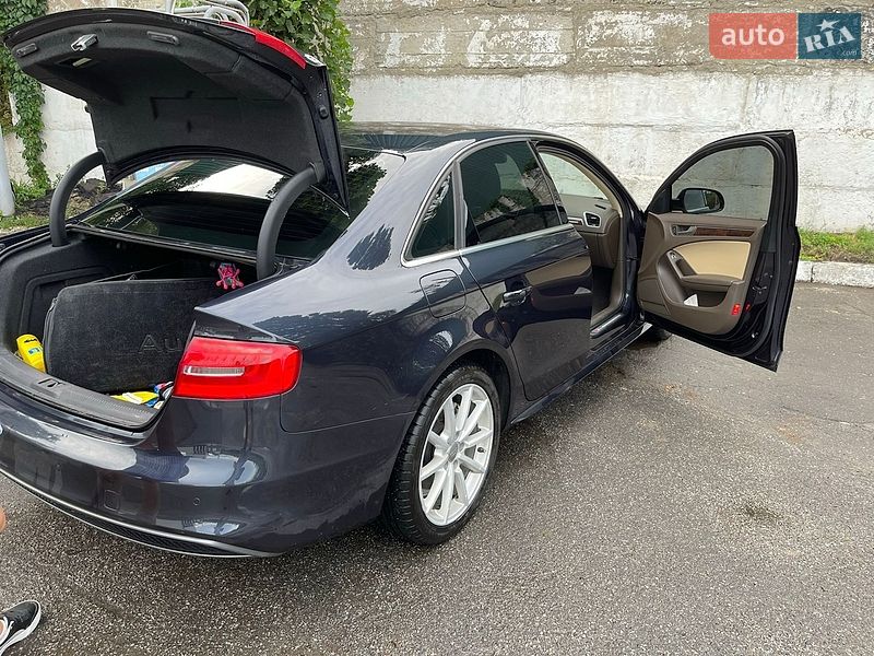 Седан Audi A4 2014 в Киеве