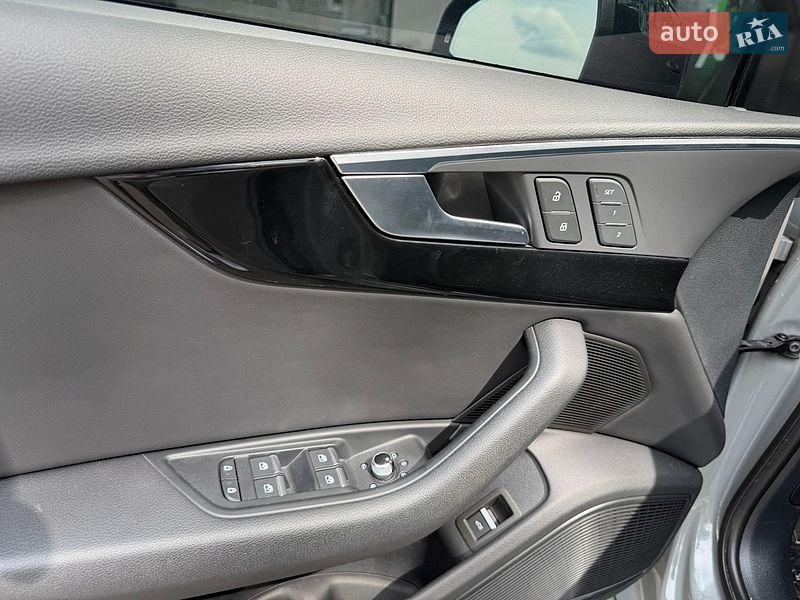 Седан Audi A4 2021 в Харькове