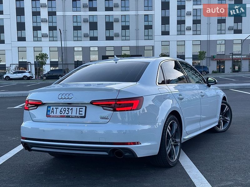 Седан Audi A4 2018 в Ровно