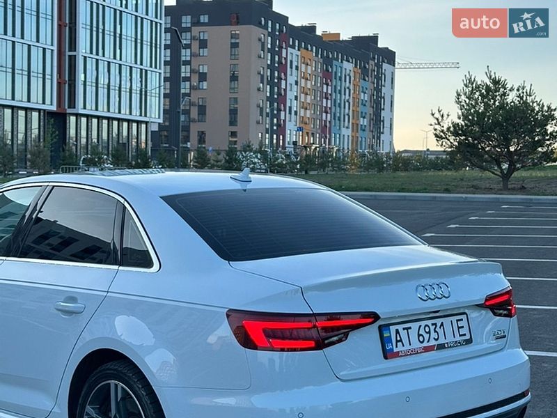 Седан Audi A4 2018 в Ровно