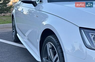 Седан Audi A4 2018 в Ровно