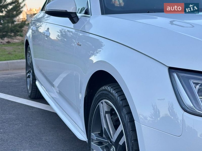 Седан Audi A4 2018 в Ровно