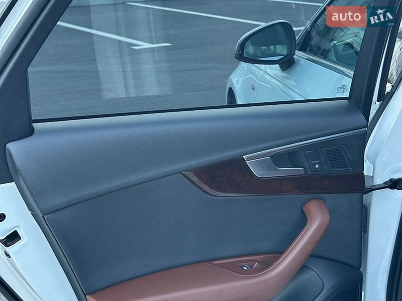 Седан Audi A4 2018 в Ровно
