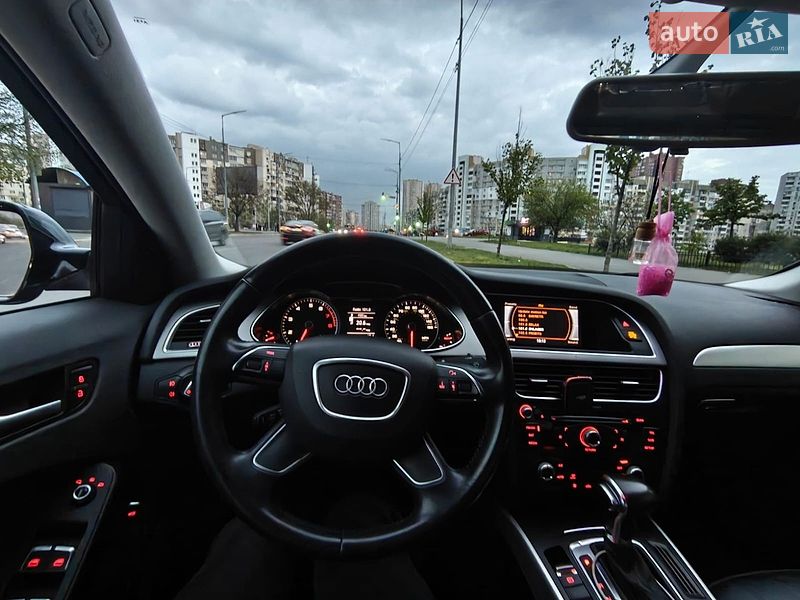 Седан Audi A4 2014 в Киеве