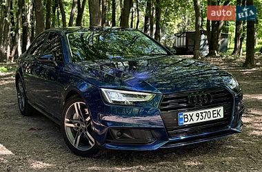 Седан Audi A4 2017 в Хмельницком