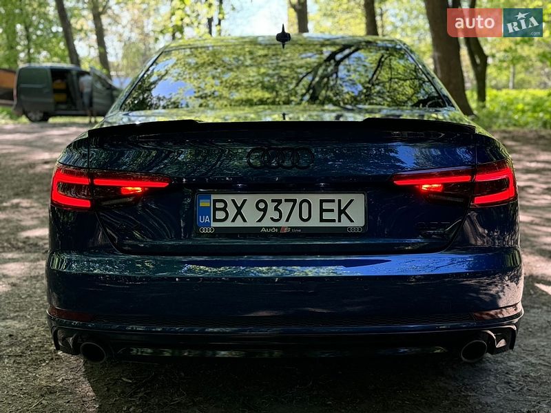Седан Audi A4 2017 в Хмельницком