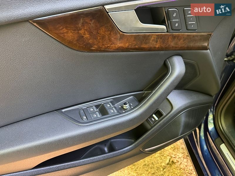 Седан Audi A4 2017 в Хмельницком