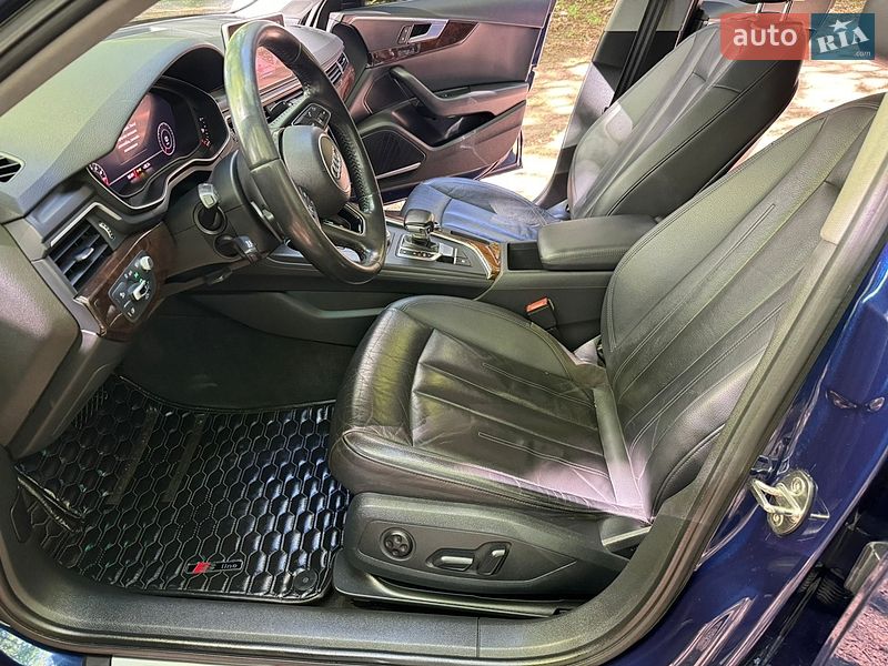 Седан Audi A4 2017 в Хмельницком
