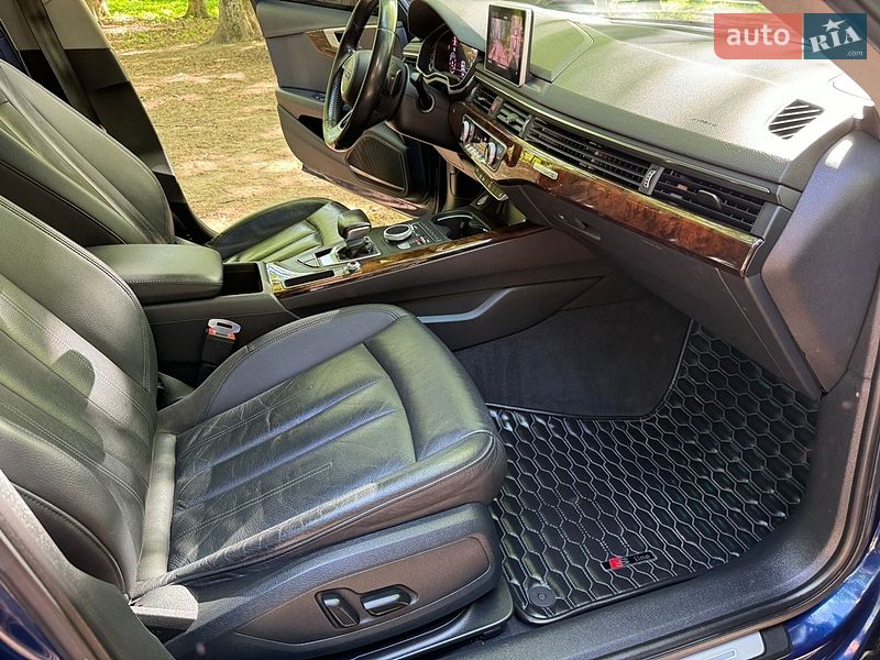 Седан Audi A4 2017 в Хмельницком
